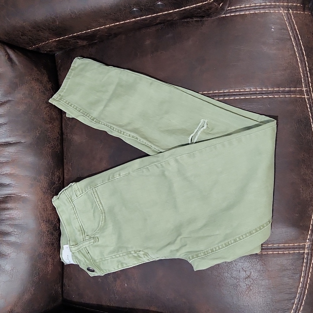 Jelly jeans size 3 olive slices destroyed on knees
